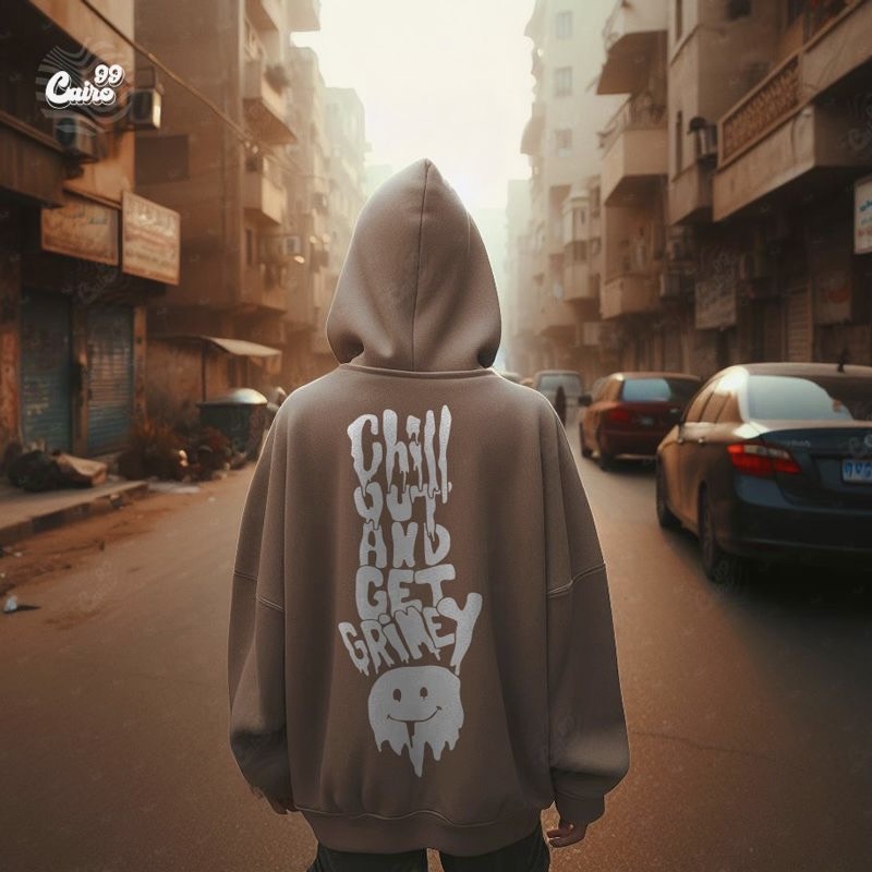 Chill Out and Get Grimey هودي اوفر سايز قطن باللون البني