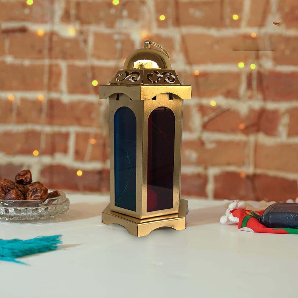 فانوس رمضان كبير ذهبي مضيء بزجاج ملون