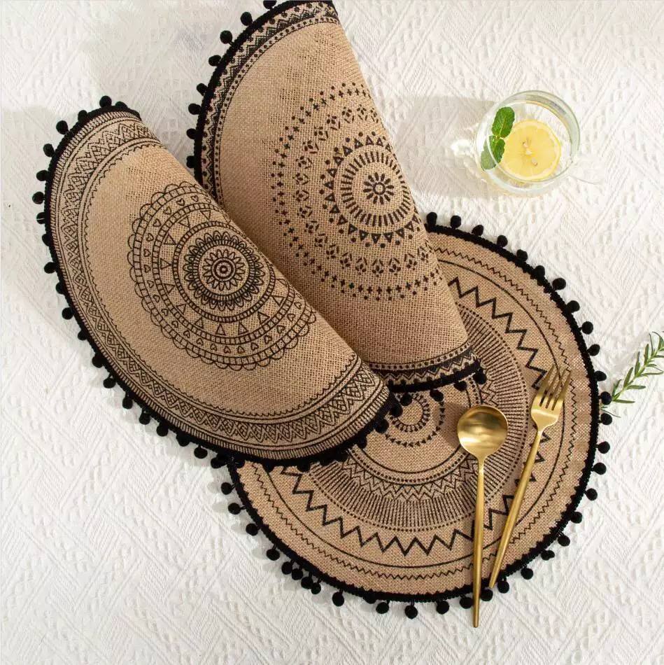 كوستر خيش دائري برسومات يدوية مميزة