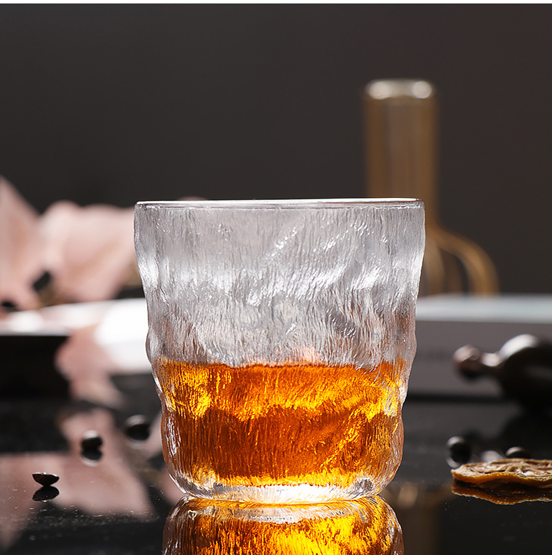 طقم كوبايات 6 قطع زجاج شفاف منقرش لشرب وتقديم المشروبات الباردة والساخنة للضيوف بشكل شيك