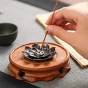 حامل عيدان بخور نحاسي بتصميم وردة اللوتس