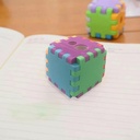 براية مزودجة للاقلام الرصاص علي شكل مكعب بازل