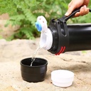 ترمس حراري حافظ لحرارة المشروبات لمده 24 ساعة تقريبا بيد لسهولة الحمل في السفر والرحلات والتخييم 2.5 لتر