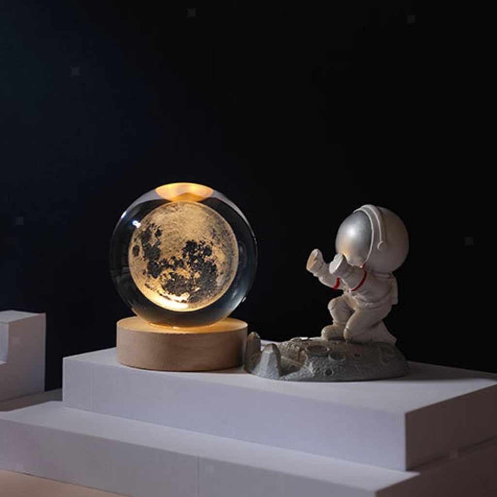 بلورة القمر المضيئة بقاعدة خشبيه من الكريستال