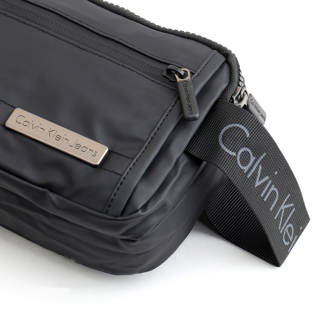 شنطة جلد رجالي 4 جيوب لحمل جميع المتعلقات الشخصية بيد لسهولة الحمل