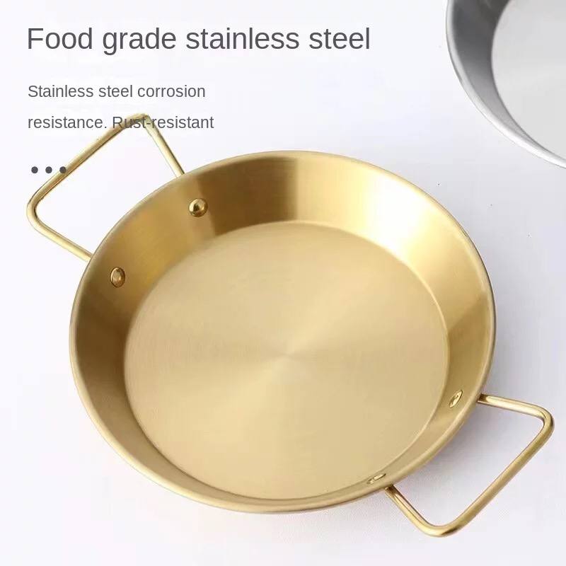 طاسة استانليس ستيل ذهبي لتسوية وتقديم الطعام بيدين 20 سم