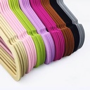 شماعة ملابس قطيفة للحفاظ علي الملابس 5 قطع