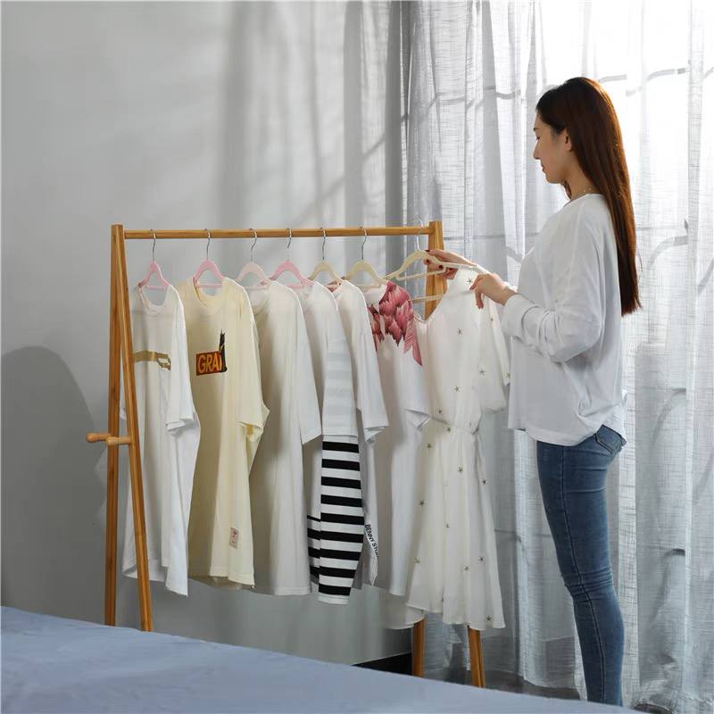 شماعة ملابس قطيفة للحفاظ علي الملابس 5 قطع