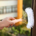 فرشة تنظيف الشيش وسلك الشبابيك والاركان والزوايا من التراب بيد بلاستيك