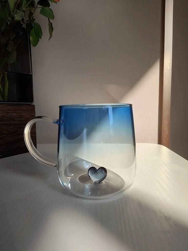 مج كيوت بقلب ثري دي من الداخل باللون الأزرق لشرب وتقديم العصائر والنسكافيه