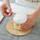 مفرمة يدوية  تعمل بالسحب لفرم التوم والبصل والخضروات