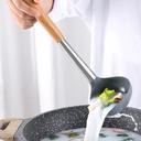 مغرفة سيليكون للشوربة و الخضار وغرف الاكل وتقديمه بفتحه لسهوله تعليقها