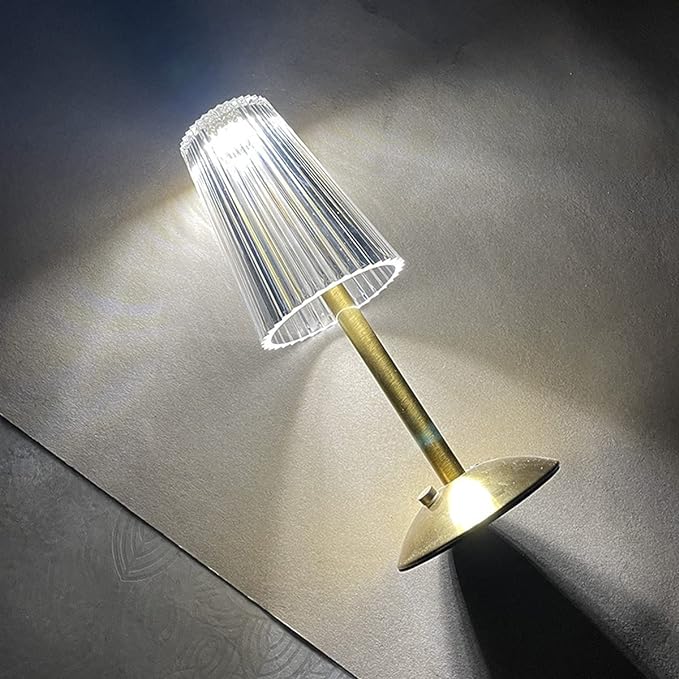 اباجورة اكيليريك مضلع تاتش 3 اضاءات مختلفة تعمل بوصلة لاضافة ديكور مختلف علي المكانUSB