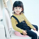 بوتي للاطفال مبطنة للتدريب علي استخدام التواليت بمقبض يناسب جميع انواع الحمامات