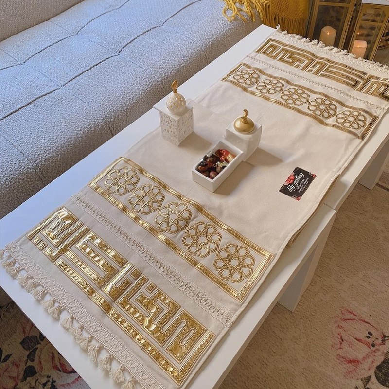 شمعدان علي شكل قبة مسجد و طبق تقديم من الجبس لتغير ديكور البيت و اضافة اجواء رمضان