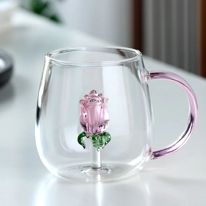 مج زجاج شفاف بوردة ثري دي من الداخل بيد باللون البينك لشرب و تقديم العصائر و المياه و الايس كوفي 400 ملي 
