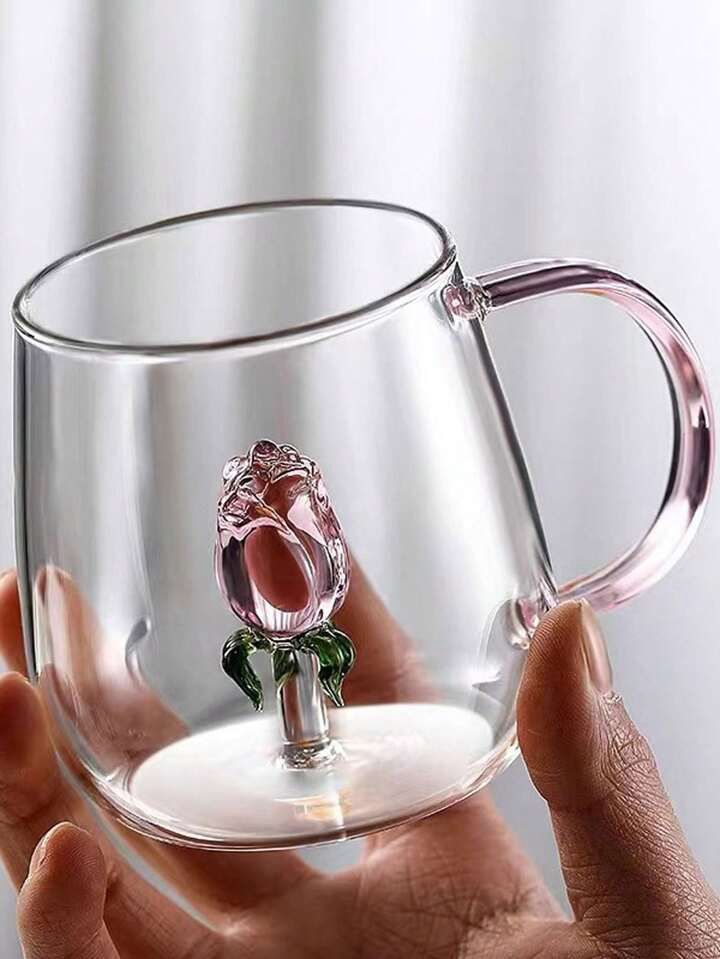 مج زجاج شفاف بوردة ثري دي من الداخل بيد باللون البينك لشرب و تقديم العصائر و المياه و الايس كوفي 400 ملي 