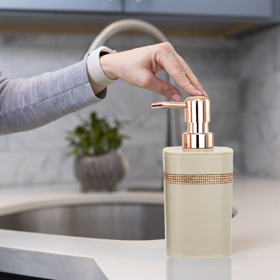 طقم حمام 3 قطع بلاستيك مع جزء جولد لتنظيم و ترتيب الحمام بشكل مختلف و شيك