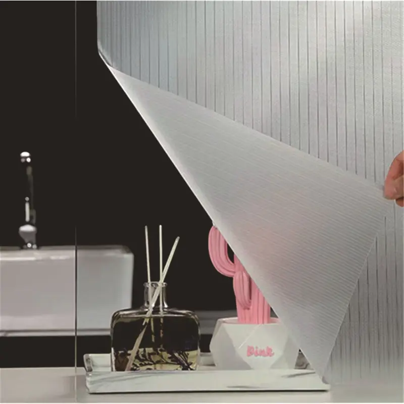 رول استيكر لاصق بتصميم مضلع لتزيين الزجاج والشبابيك 45 *200 سم