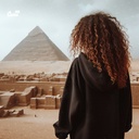 Born In Egypt in Hieroglyphic هودي اوفر سايز قطن للنساء باللون الاسود