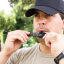 اسورة بوصلة للسفر والتخييم مدمجة بسكينه ميني للطوارئ