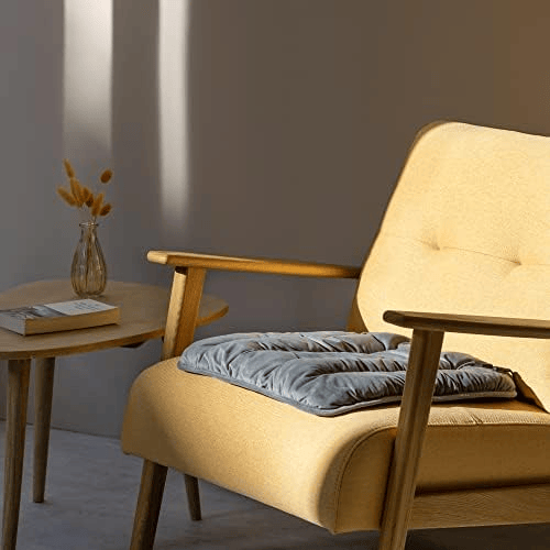 مدفأة  مبطنة لمقعد كرسي السيارة 7 فولت ب يو اس بي للشحن