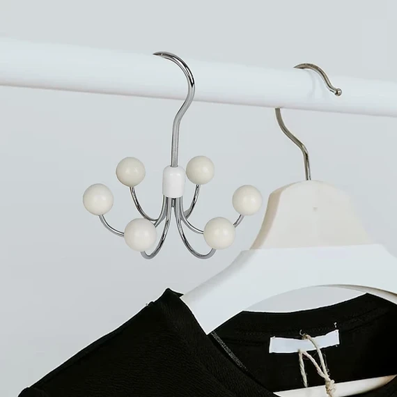 شماعة طرح وملابس