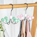 شماعة طرح وملابس