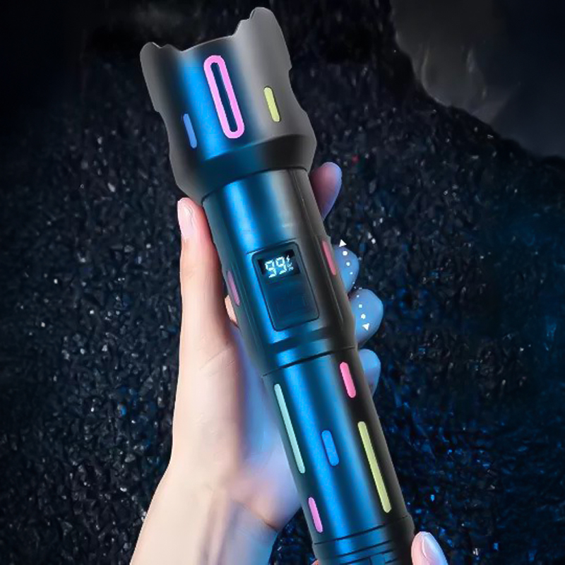 كشاف طوارئ ب 3 اوضاع اضاءة مختلفة مع شاشة ليد رقمية  _ بيو اس بي للشحن