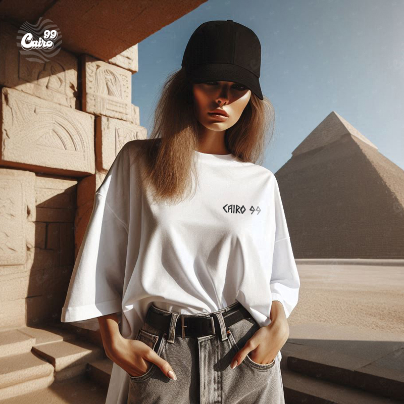 The Pharaoh’s Scarab تيشيرت اوفر سايز قطن باللون الابيض للنساء