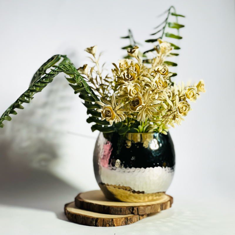 اصيص زرع من النحاس المزخرف لتجديد ديكور المنزل _ باللون الفضي