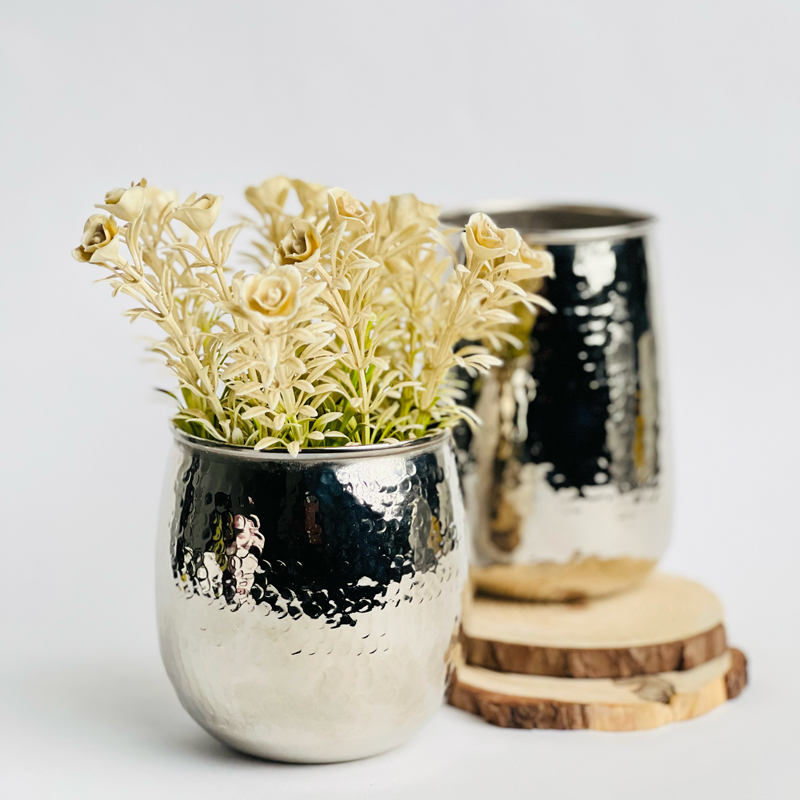 اصيص زرع بتصميم ديكوري مزخرف _ باللون الفضي