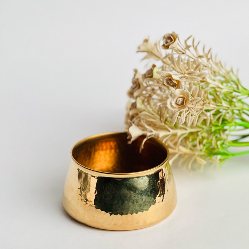 وعاء حامل شموع من النحاس مزخرف للديكور باللون الذهبي - 5 * 9 سم