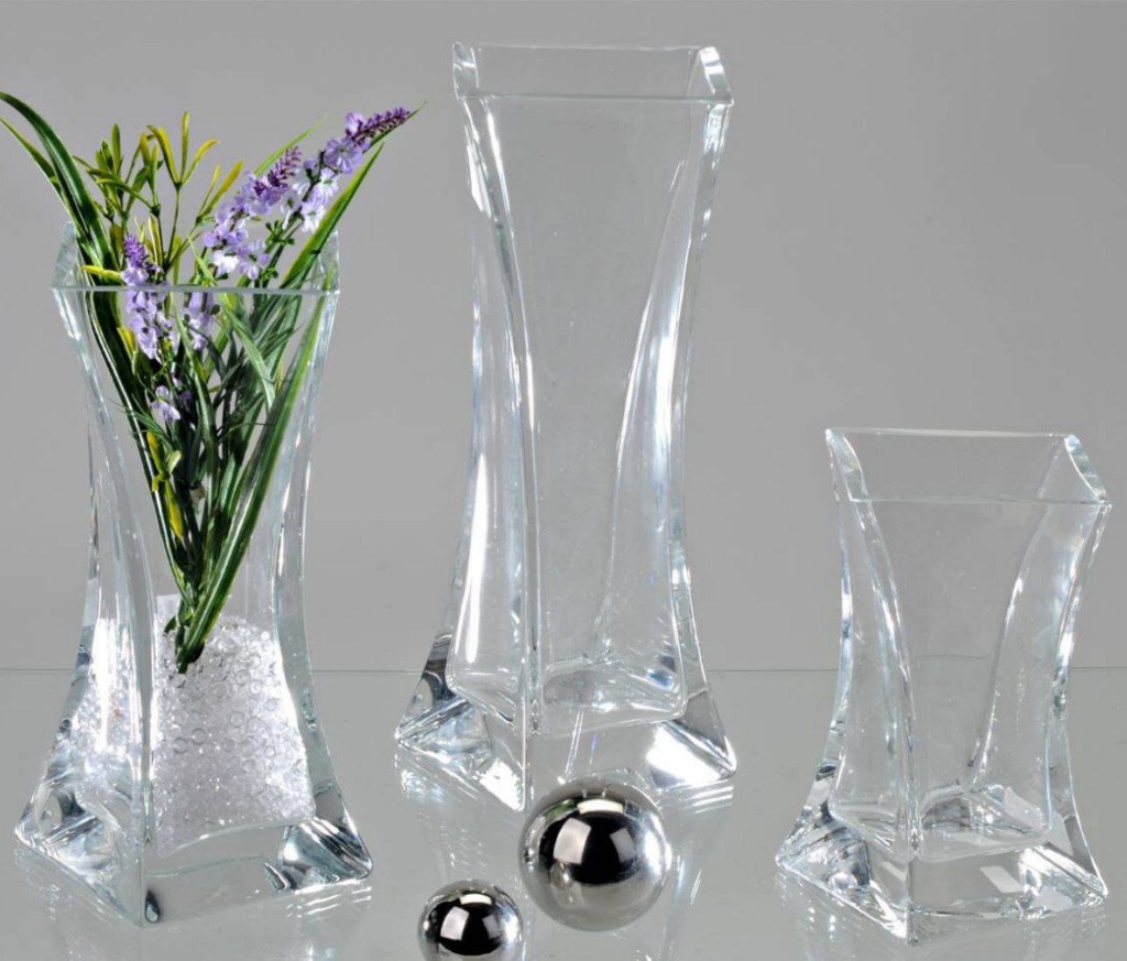 فازة ورد شيك طويلة بتصميم مختلف لتجديد ديكور البيت