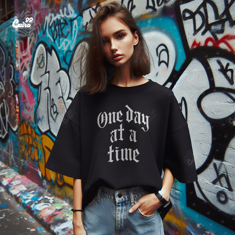 One Day At a Time تيشيرت اوفر سايز قطن باللون الأسود