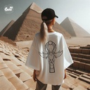 The Pharaoh’s Scarab تيشيرت اوفر سايز قطن باللون الابيض للنساء