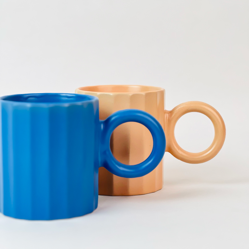 مج بورسلين بتصميم مضلع ويد دائرية لتناول النسكافيه 300 ملي