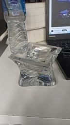 [HH00018984] طفاية سجائر زجاج كريستالي بشكل مميز